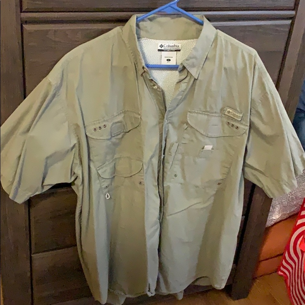 Men’s Columbia button up PFG shirt